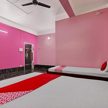 Oyo Flagship The Brahmaputra Homestay Guwahati Eksteriør billede
