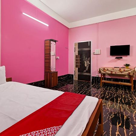 Oyo Flagship The Brahmaputra Homestay Guwahati Eksteriør billede
