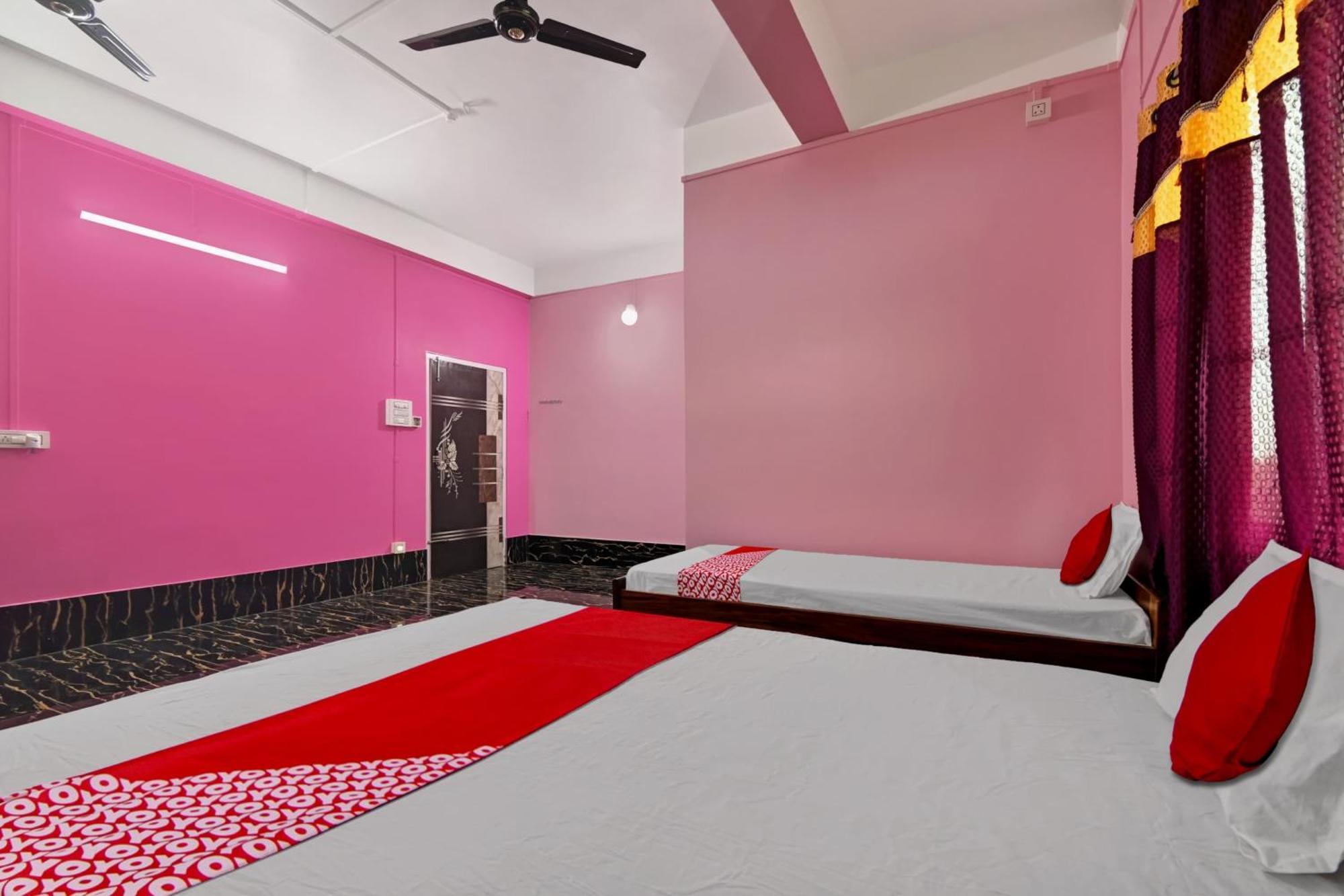 Oyo Flagship The Brahmaputra Homestay Guwahati Eksteriør billede