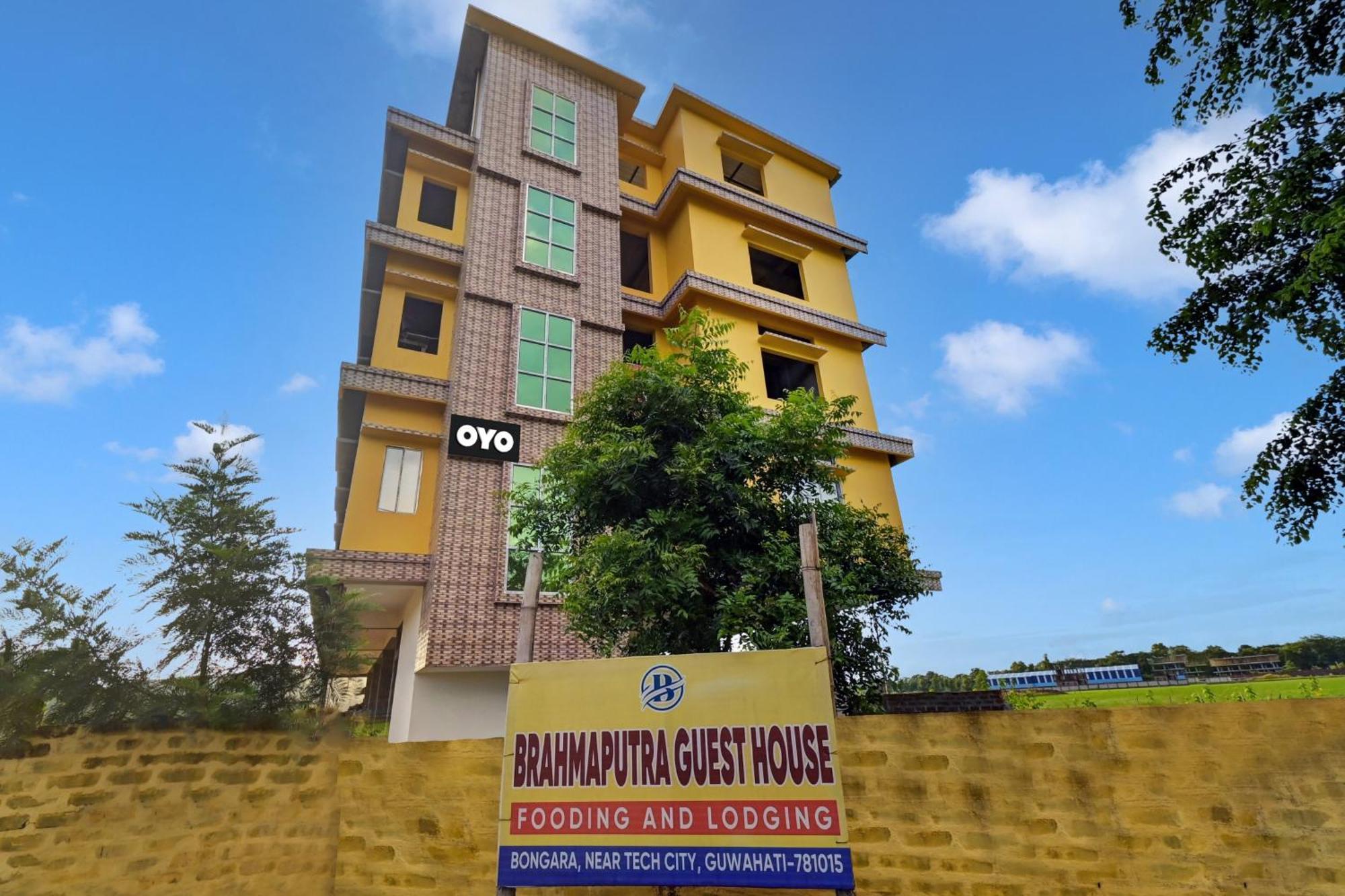 Oyo Flagship The Brahmaputra Homestay Guwahati Eksteriør billede