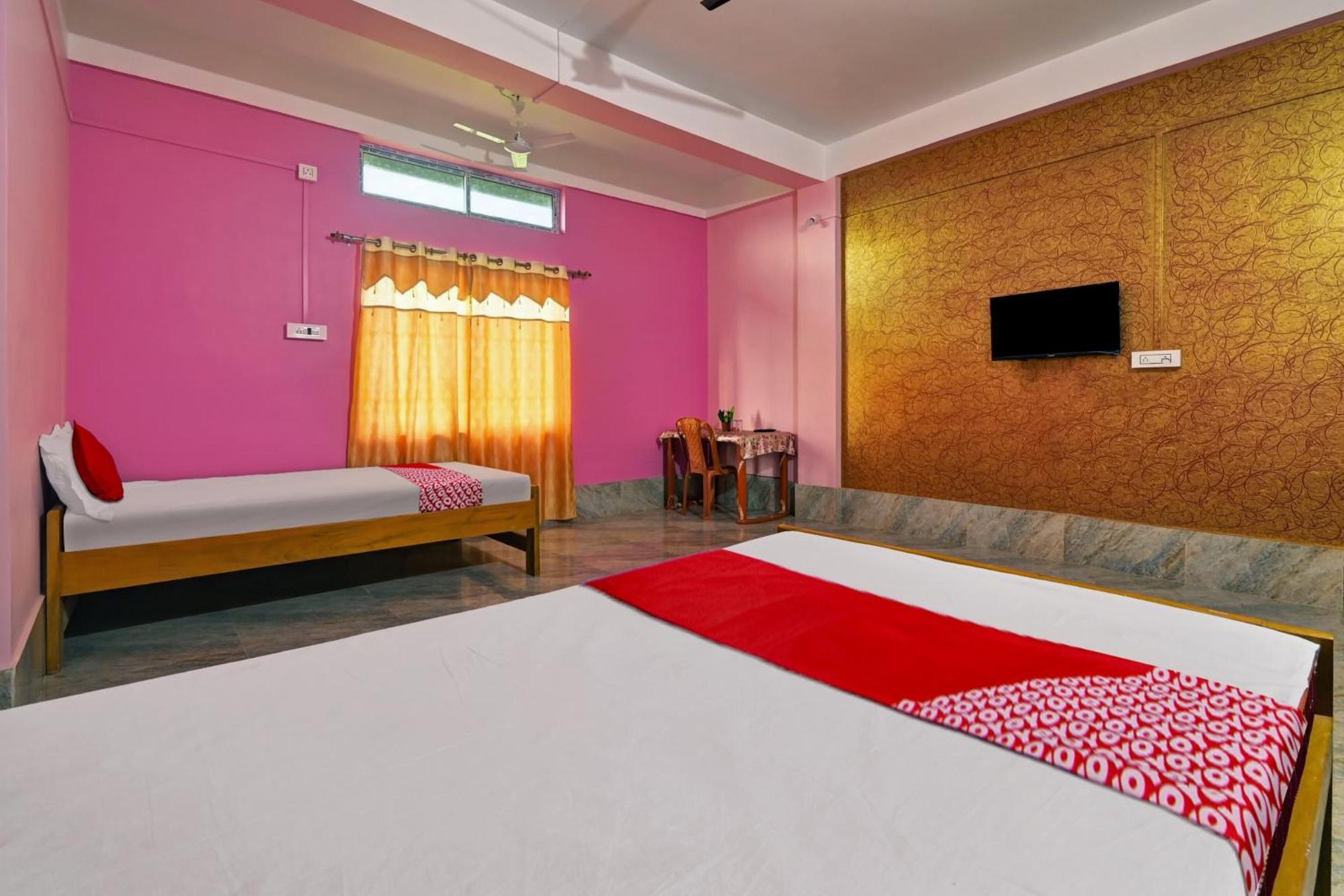 Oyo Flagship The Brahmaputra Homestay Guwahati Eksteriør billede