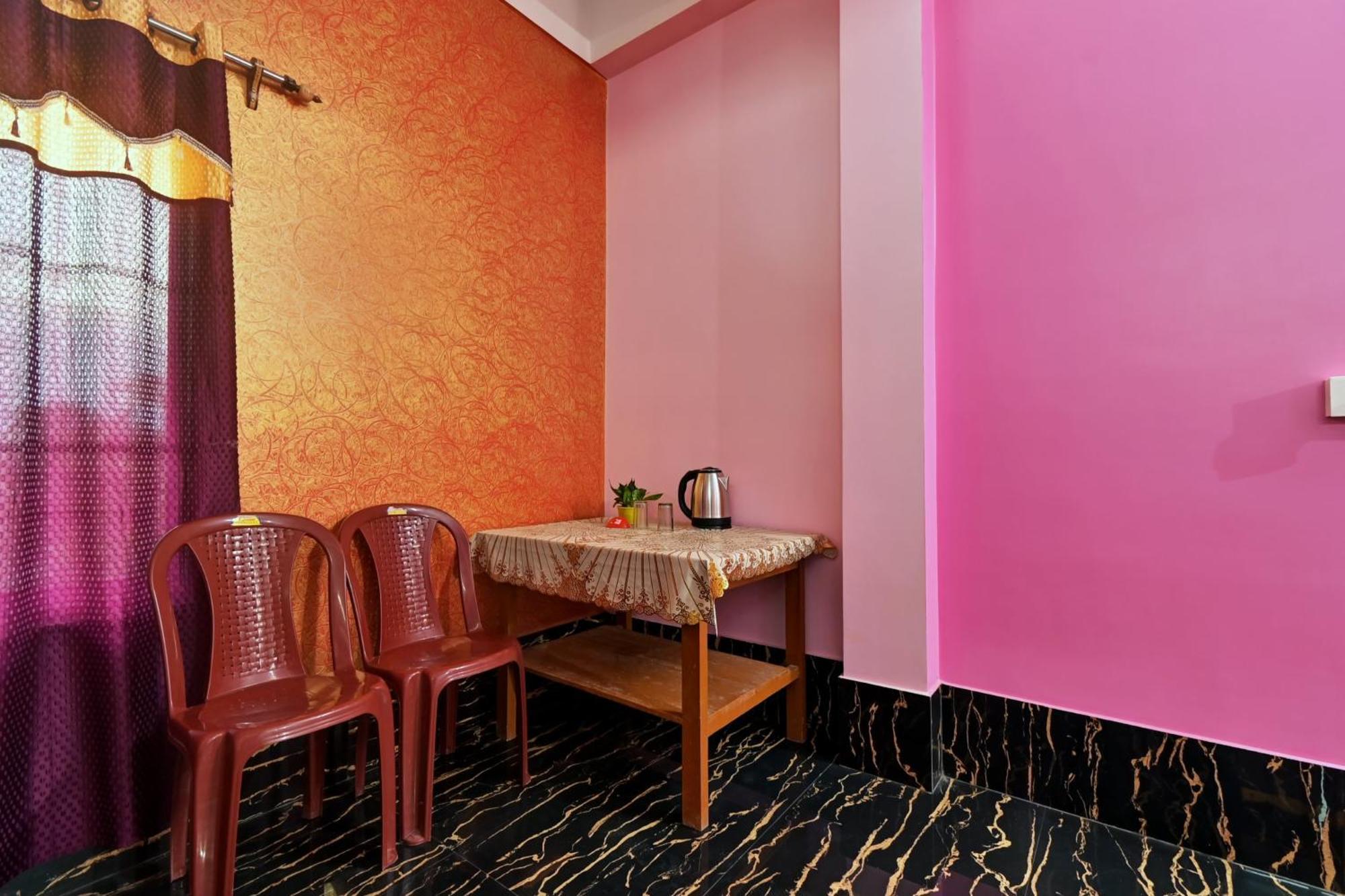 Oyo Flagship The Brahmaputra Homestay Guwahati Eksteriør billede